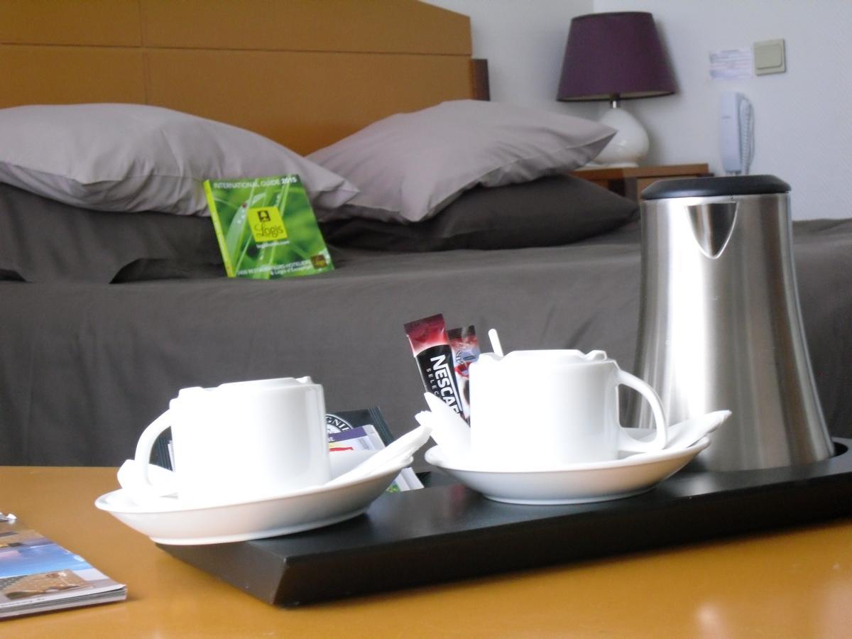 Logis Hotel Saint-Roch Pleumartin 외부 사진