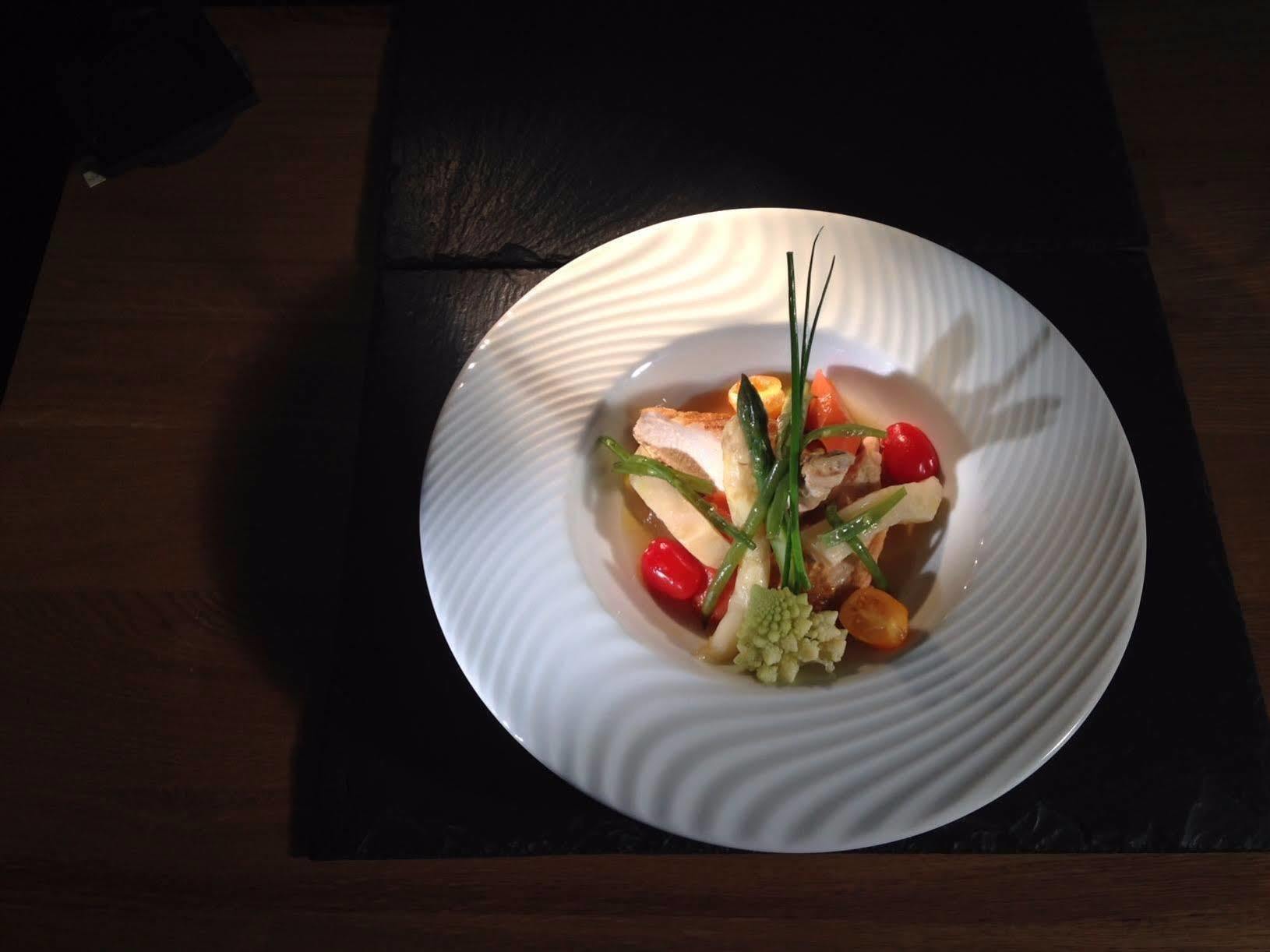 Logis Hotel Saint-Roch Pleumartin 외부 사진